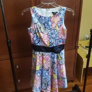Floral sleeveless above the knee dress size 3